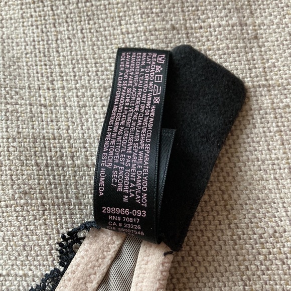 Victoria’s Secret 32D Push-Up, Black Lace, NWT - Picture 7 of 7